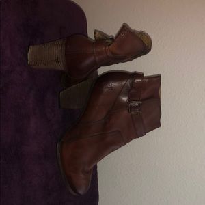 Frye is the best. Brown w 3 1/4 heel and 1/4